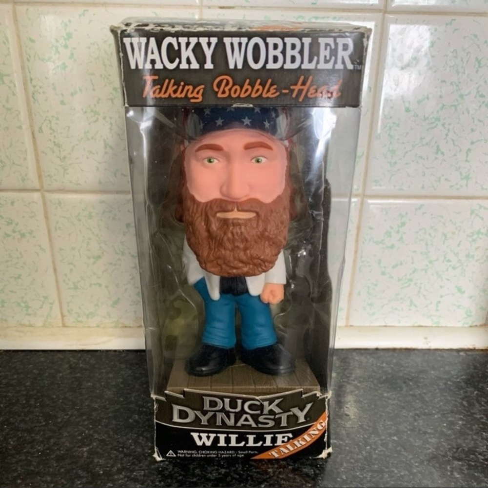4/$20 New in box never used Duck Dynasty Funko Talking bobble head box damage